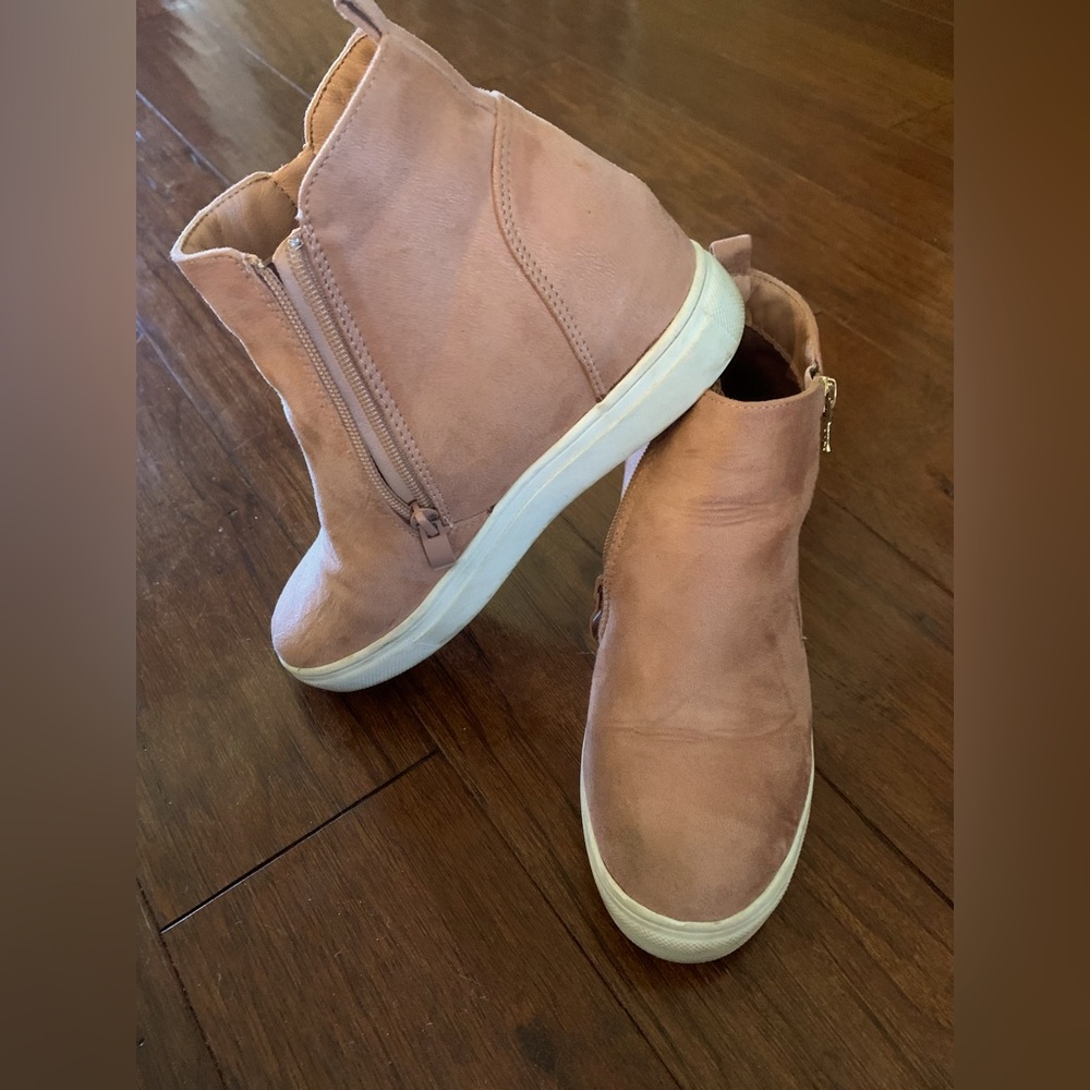 Boutique Brand Mauve Sneaker Wedges